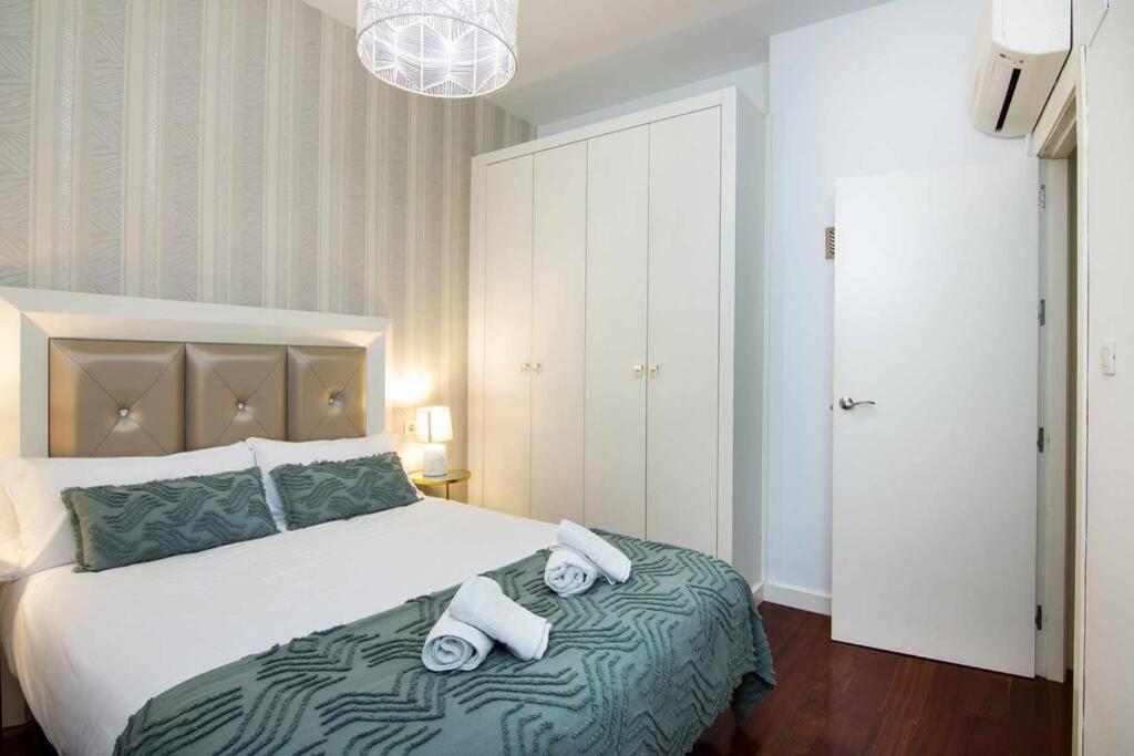 Eco Center Granatensis Catedral 2 Habitaciones Free Parking غرناطة المظهر الخارجي الصورة
