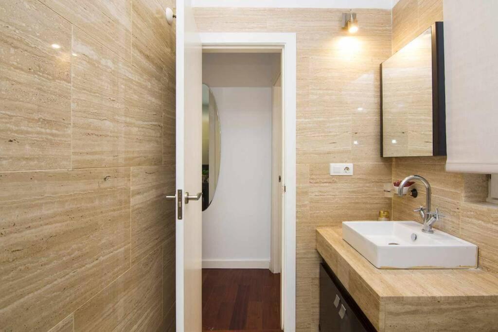 Eco Center Granatensis Catedral 2 Habitaciones Free Parking غرناطة المظهر الخارجي الصورة